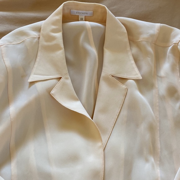 Escada Silk Cream Ruffle Sleeve Logo ButtonDown Shirt NeverUsed - Picture 12 of 16